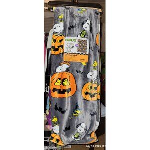 Peanuts Snoopy Halloween Blanket 50x70
